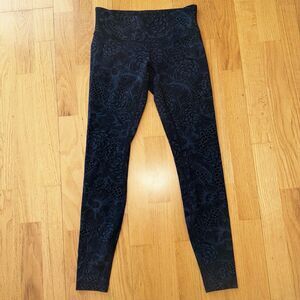Lululemon Wunder Under Low-Rise Tight Full-On Luxtreme 28" Blue Black 6 EUC Yoga